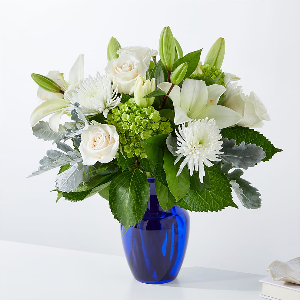 Snowy Dreams Bouquet – House Of Flowers, Breckenridge TX
